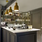 Hotel Charles V Paris